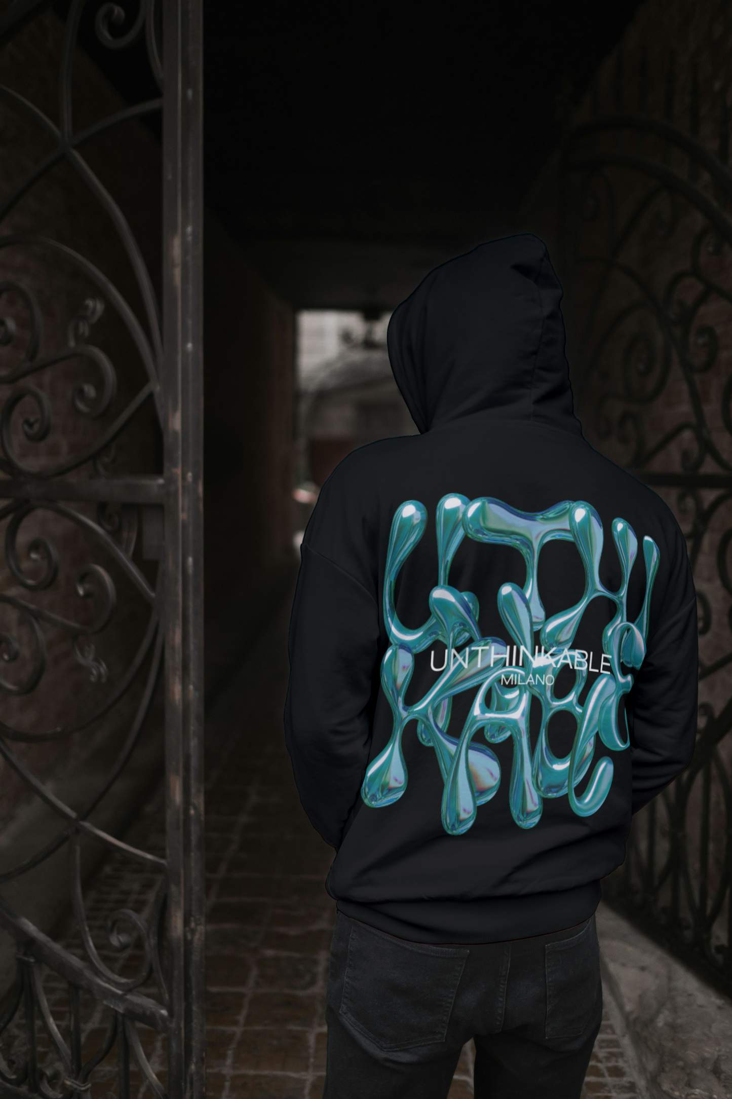 Felpa con Cappuccio Unthinkable Milano con logo retro verde