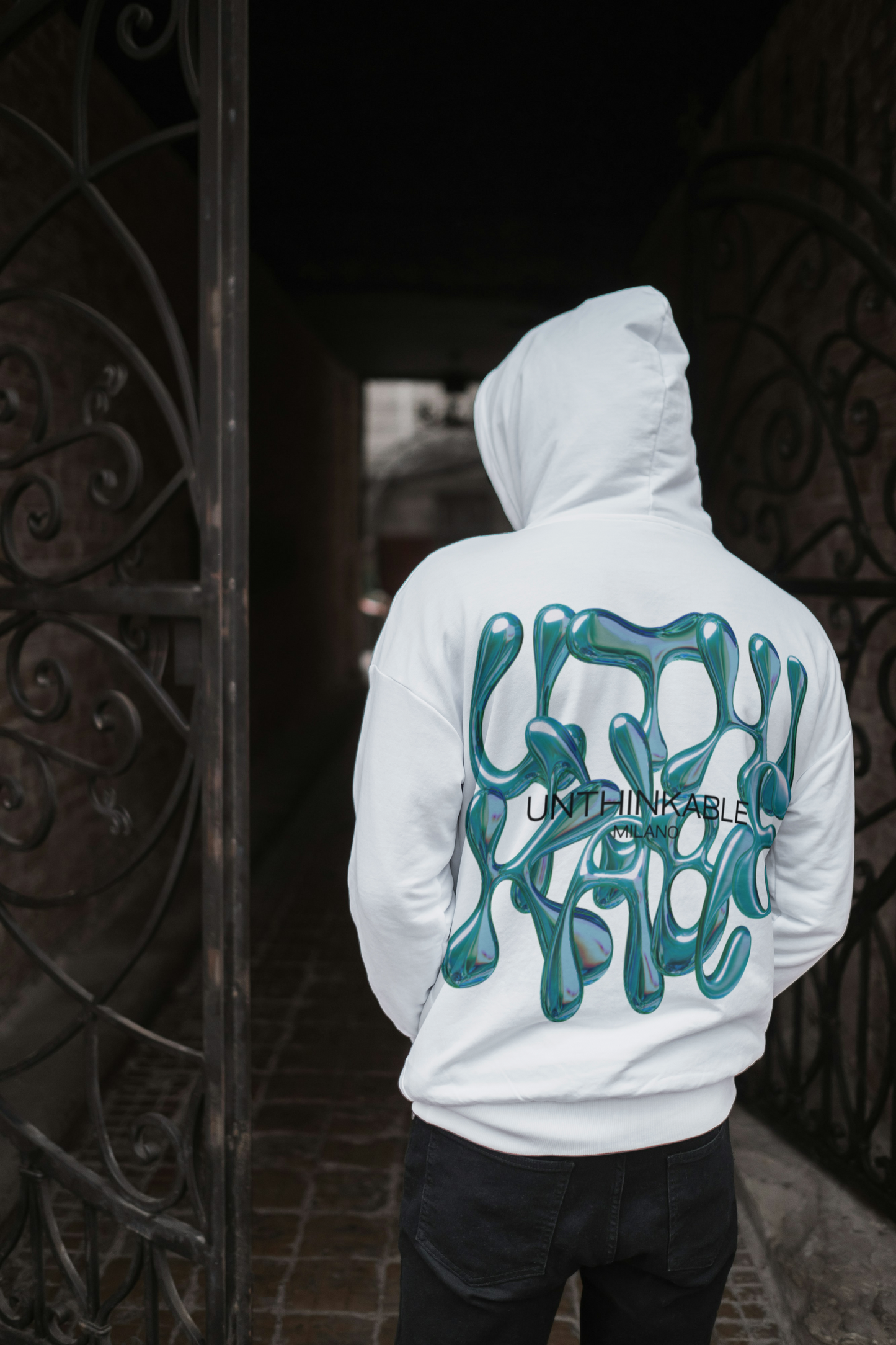 Felpa con Cappuccio Unthinkable Milano con logo retro verde