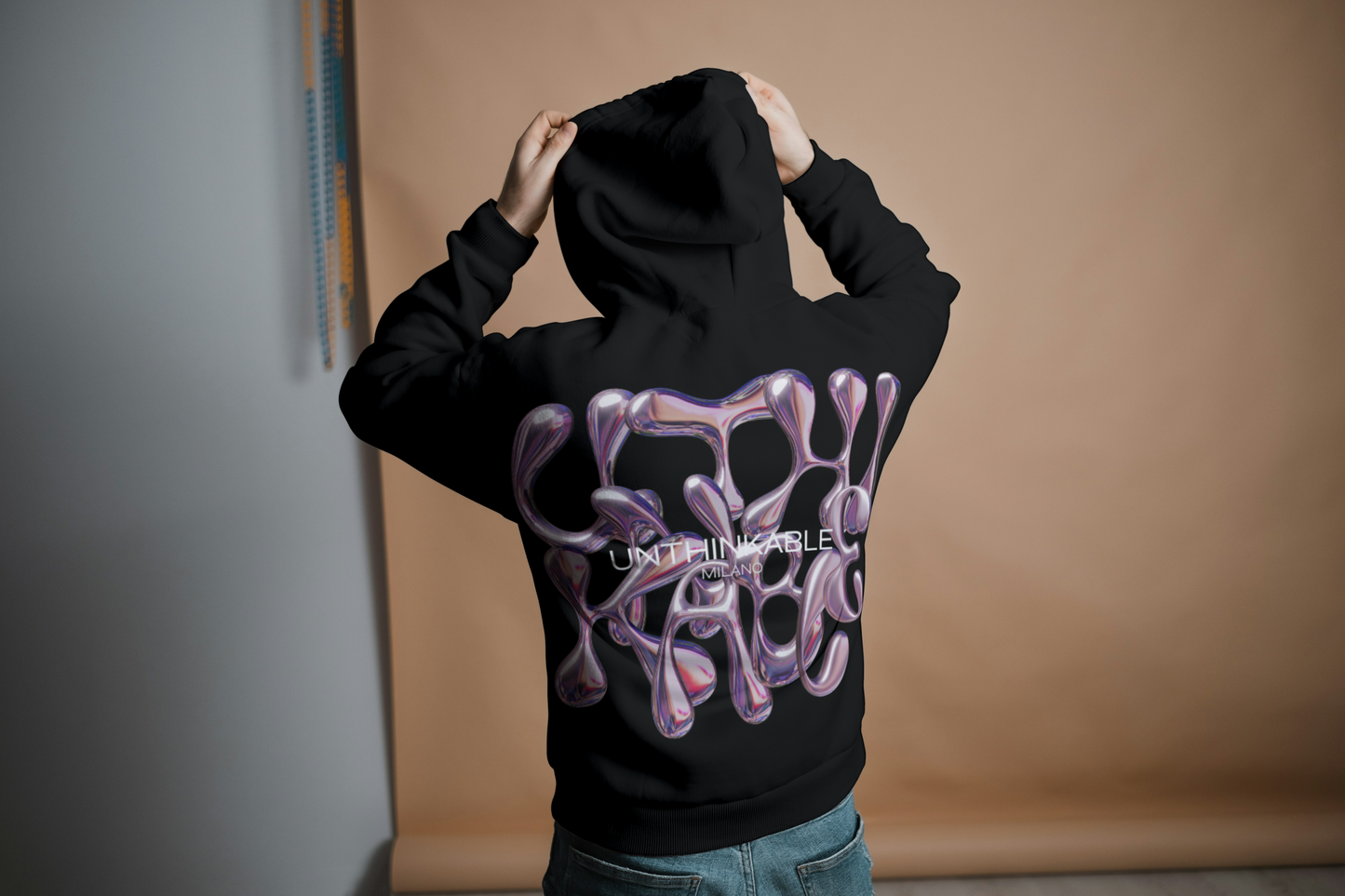 Felpa con Cappuccio Unthinkable Milano con logo retro viola