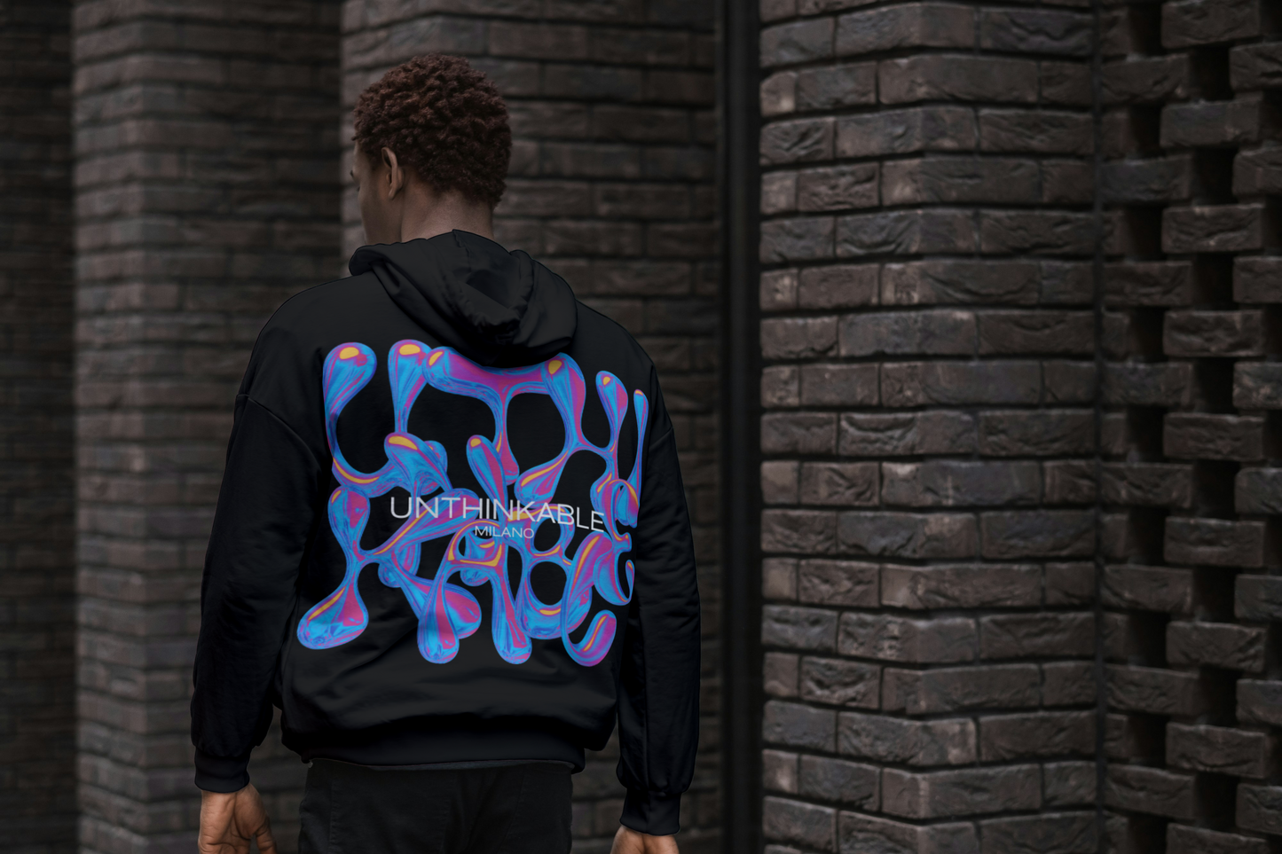 Felpa con Cappuccio Unthinkable Milano con logo retro thermo